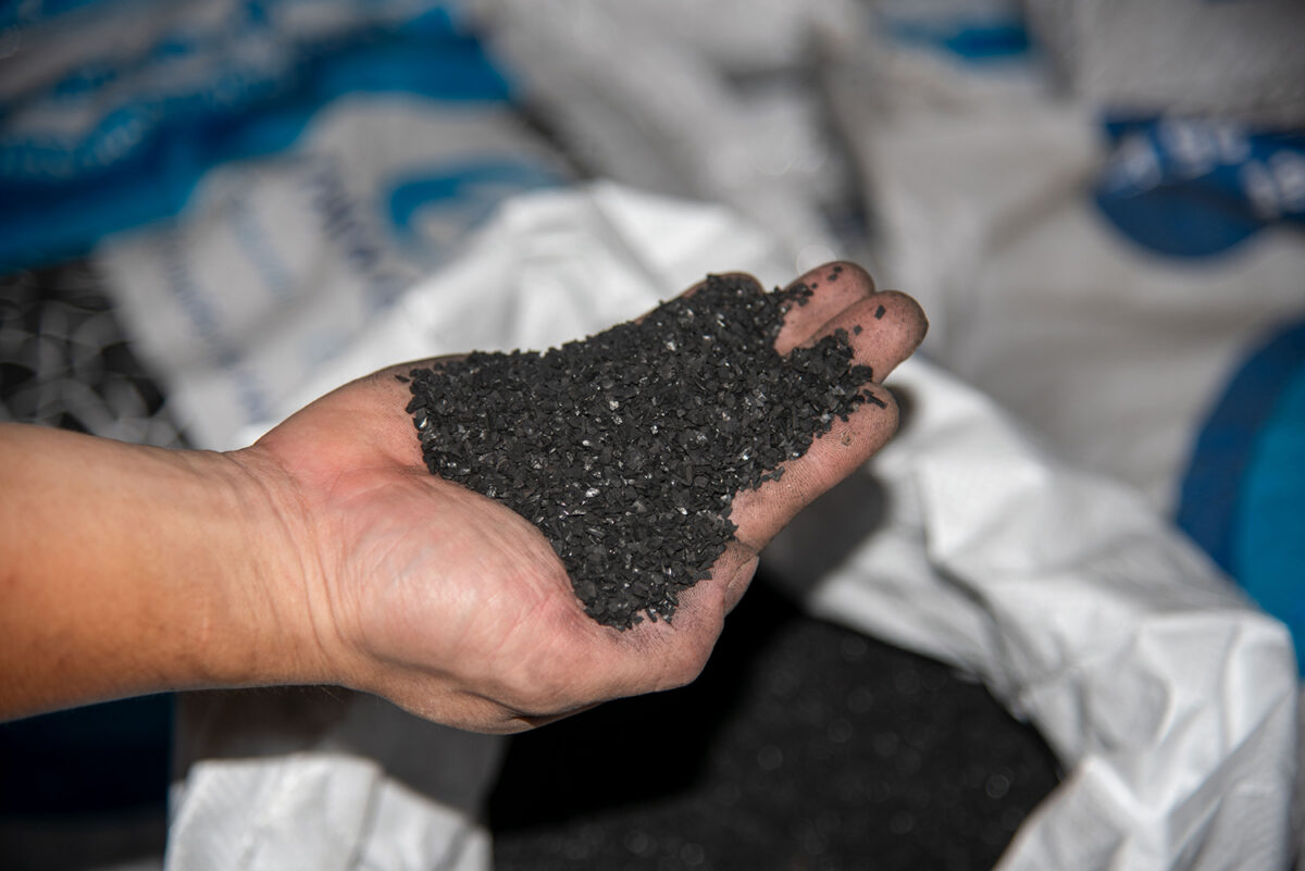 Can Activated Carbon Remove Microplastics from Water? - Puragen